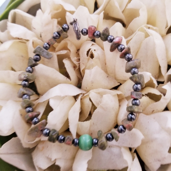 Beaded Stone Bracelet - Picture 2 of 6